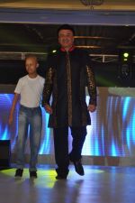 Anu Malik walk the ramp at Umeed-Ek Koshish charitable fashion show in Leela hotel on 9th Nov 2012.1 (82).JPG